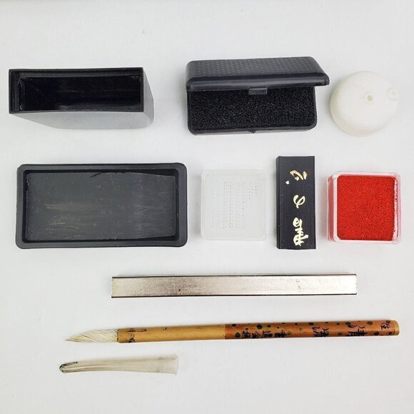 Japanese Calligraphy Set Vintage K-47 Case Box, Brush, Stamps, Paper Weight Etc. - Picture 8 of 13